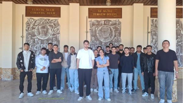 Turizm Rehberliği Öğrencilerimiz “Gelin Tanış Olalım” Gezilerinde Rehberlik Yaptı